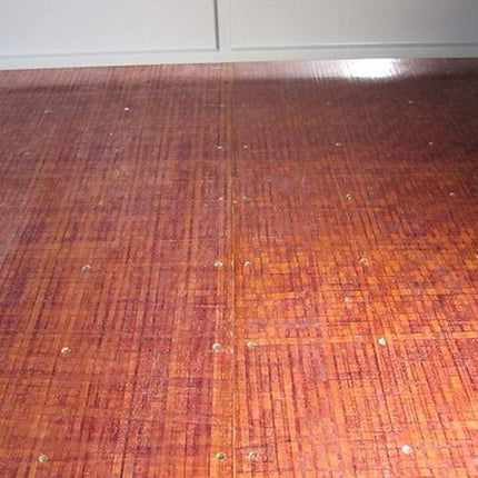 Contenedor de 40 pies de altura con apertura lateral y 4 puertas laterales.