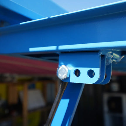 Contenedor de bar desmontable XL de 4×2 m, azul RAL 5015