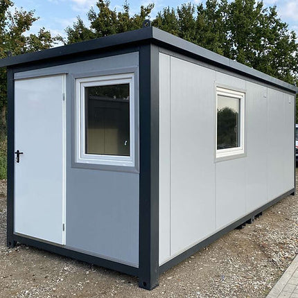 Contenedor de 6x2,40 m + WC, ducha y cocina