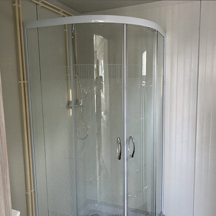Contenedor de 6x2,40 m + WC, ducha y cocina
