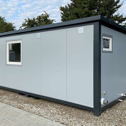 Contenedor de 6x2,40 m + WC, ducha y cocina