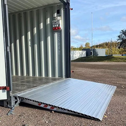 Rampa para contenedores – Ancho 2200 mm – Largo 1560 mm – Carga máxima 1 t – Diferencia de altura de 100 a 159 mm