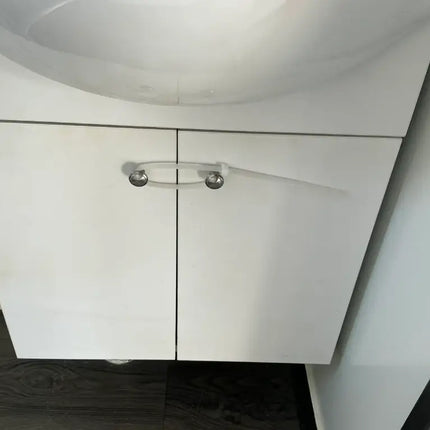 Minicasa/casa móvil con acabado de imitación madera, construida en 2025.