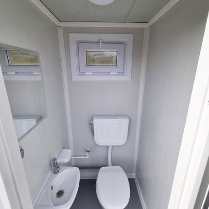 Contenedor sanitario SCD RAL 9002 Gris Blanco | 2335 mm de alto x 2400 mm de ancho x 1200 mm de profundidad | 2 puertas | 2 inodoros