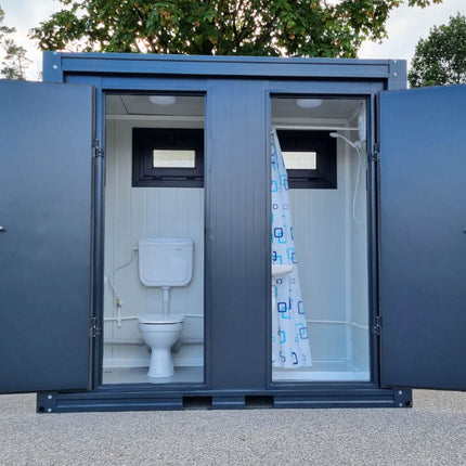Cisterna sanitaria SCDD RAL 7016 gris antracita | 2350 x 2400 x 1250 mm | 2 puertas | con ducha