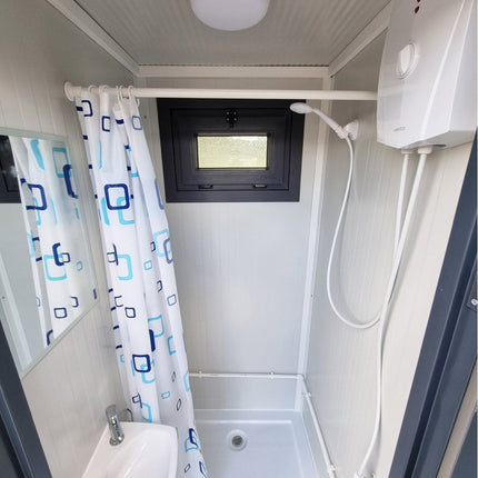 Cisterna sanitaria SCDD RAL 7016 gris antracita | 2350 x 2400 x 1250 mm | 2 puertas | con ducha