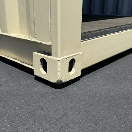 Contenedor de almacenamiento de 30 pies (reacondicionado) con puerta enrollable.