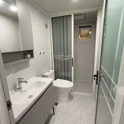 Pequeña casa de 37 m² con amplia terraza cubierta, garantía de 5 años.