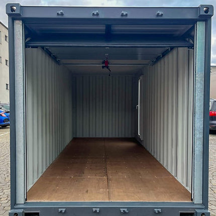 Contenedor marítimo de 20 pies con puerta seccional