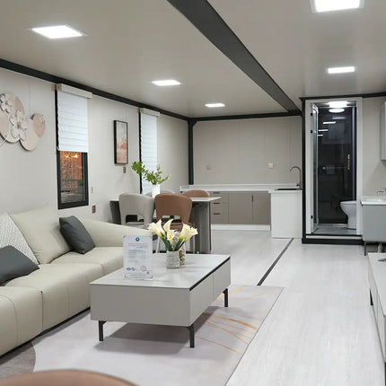 Pequeña casa de 37 m² con amplia terraza cubierta, garantía de 5 años.