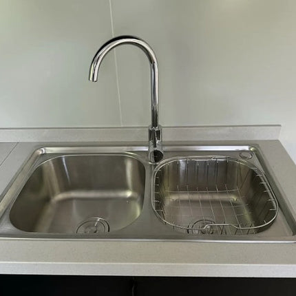 Contenedor móvil - Minicasa con dos dormitorios y cocina, modelo 2024