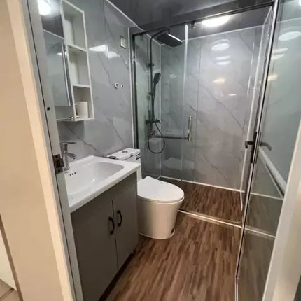 Pequeña casa de 37 m² con amplia terraza cubierta, garantía de 5 años.