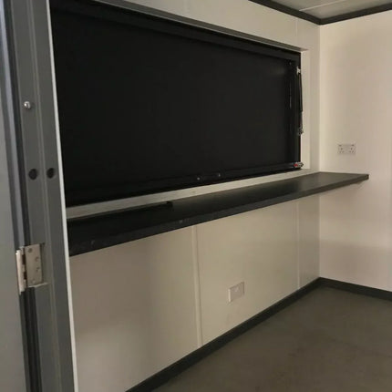 Contenedores Outlet Shipping 10ft x 8ft Cladded Food/Drink