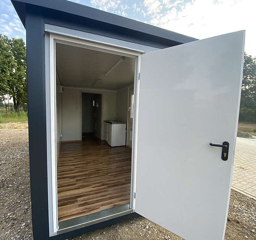 Contenedor de 6x2,40 m + WC, ducha y cocina
