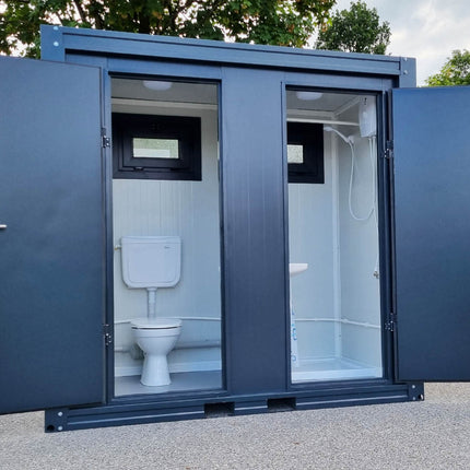 Cisterna sanitaria SCDD RAL 7016 gris antracita | 2350 x 2400 x 1250 mm | 2 puertas | con ducha